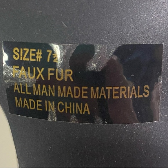 Qupid Women's 7.5 Black Glossy Heels W/Gray Soft Fur Insole - Picture 8 of 8